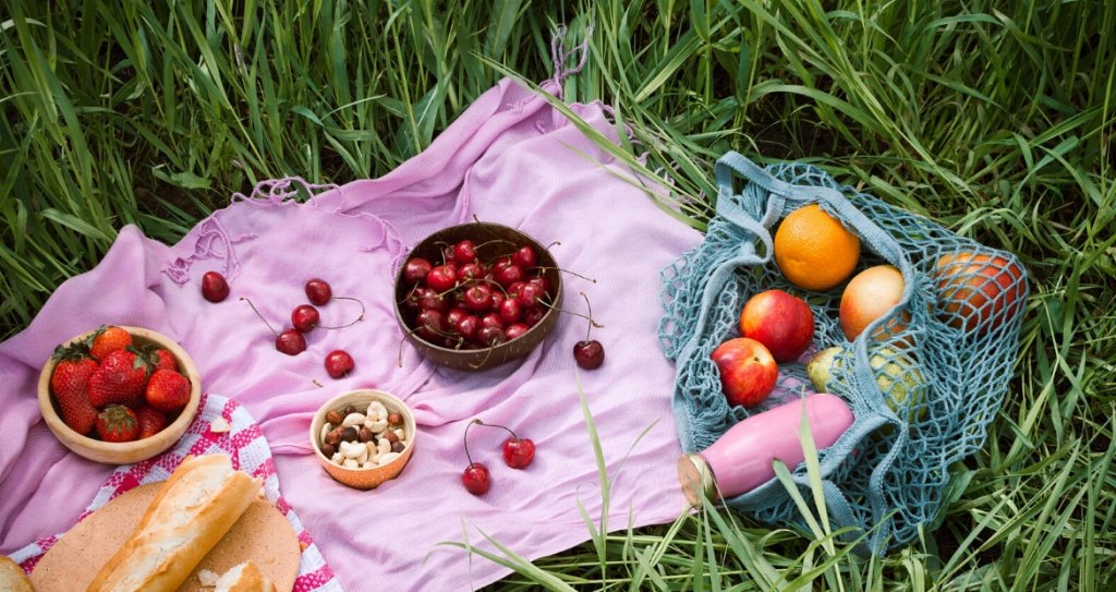 Organizzare-un-pic-nic-estivo-con-i-frutti-di-bosco