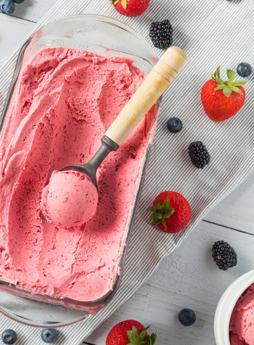 Ricette-con-le-fragole_Gelato-alla-fragola-e-frutti-di-bosco