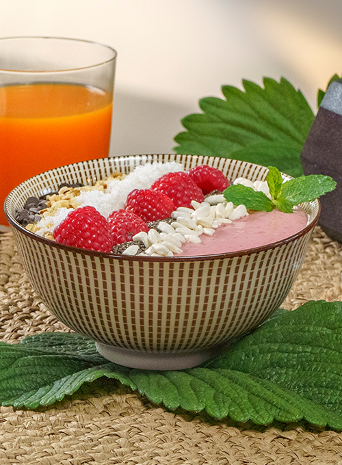 Smoothie-bowl-fragole-lamponi-Sant'Orsola-videoricette-ricette-frutti-di-bosco