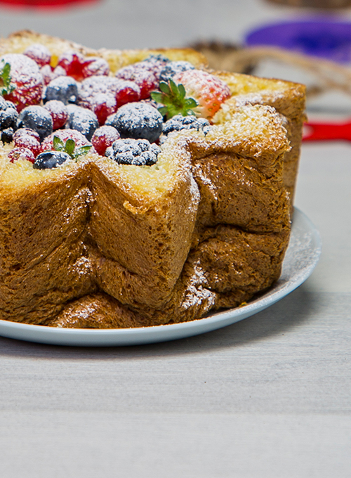 Videoricetta-stella-di-pandoro-con-frutti-di-bosco-e-crema-natale-santorsola