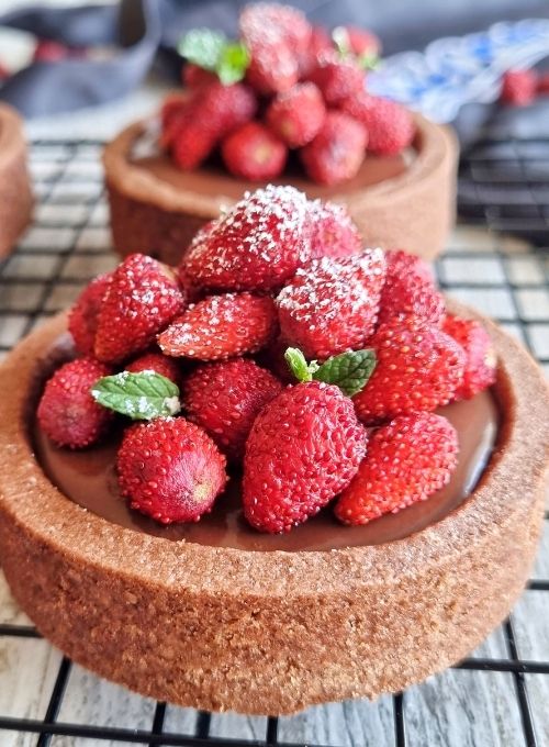 Tartellette-crostatine-fragoline-ganache-cioccolato-fondente-SantOrsola-piccoli-frutti-frutti-di-bosco-ricette-frutti-di-bosco