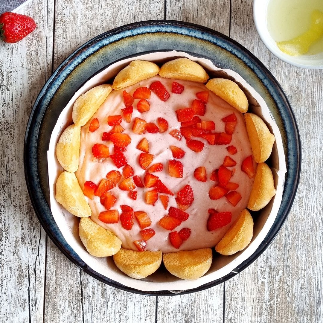 Torta-charlotte-fragole-Sant'Orsola-ricetta-facile-veloce-golosa