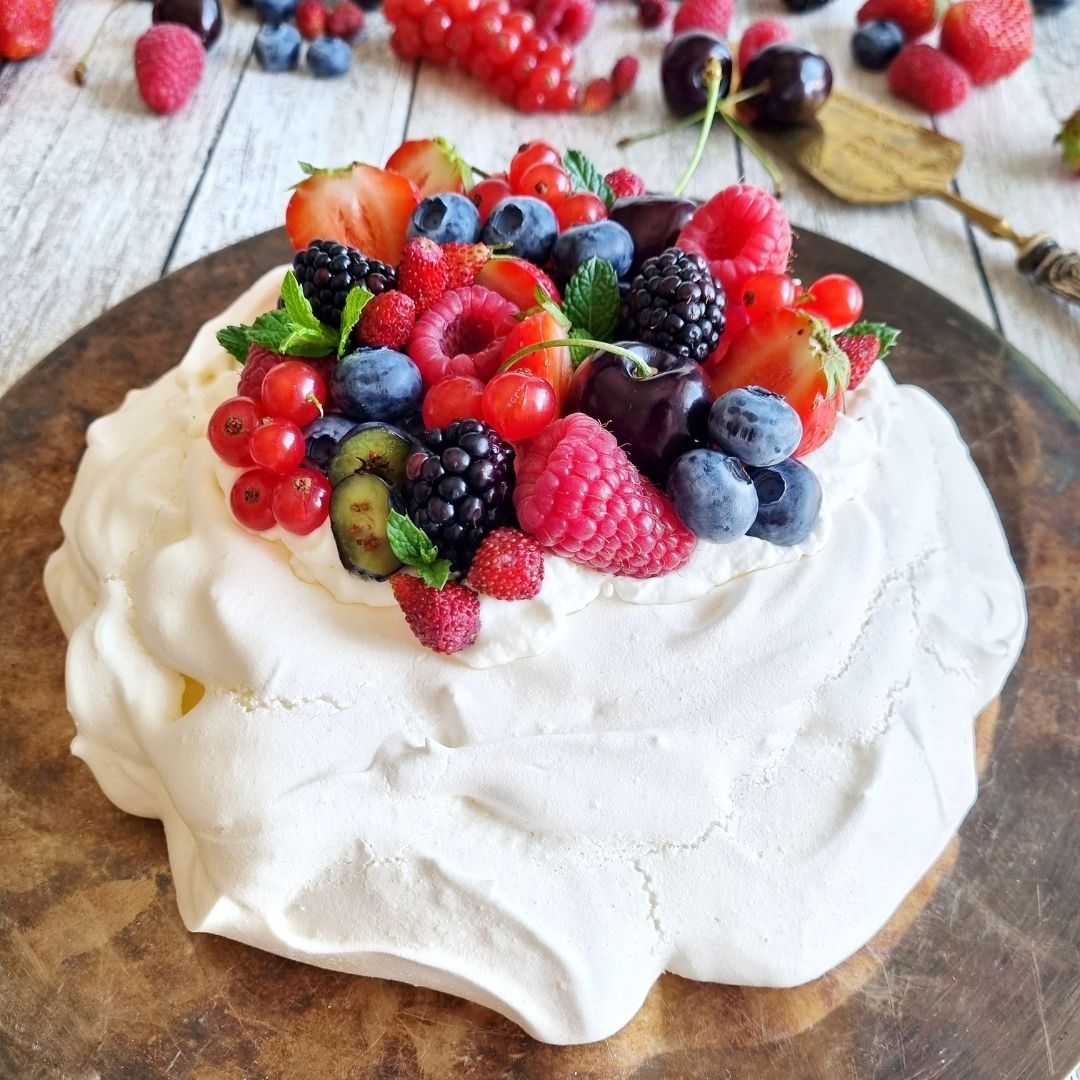 Pavlova-ai-frutti-di-bosco-ricetta-Sant'Orsola-Frutti-di-bosco