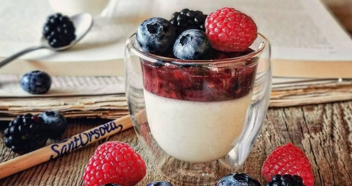 Back-to-school-SantOrsola-panna-cotta-agar-agar-frutti-di-bosco-senza-glutine-ricetta-Monica-Bellin