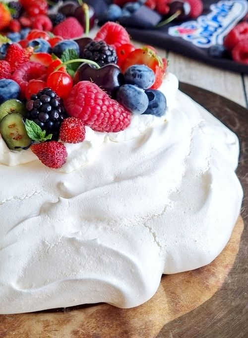 Pavlova-ai-frutti-di-bosco-ricetta-Sant'Orsola-Frutti-di-bosco