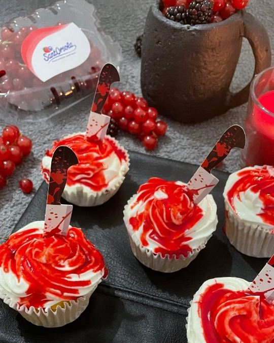 Bloody-Muffin-Halloween-Dolcetti-Halloween-frutti-di-bosco-salsa-lampone-Sant'Orsola-Cheyenne-Napolitano-Ricette-fit-che-sembrano-fat