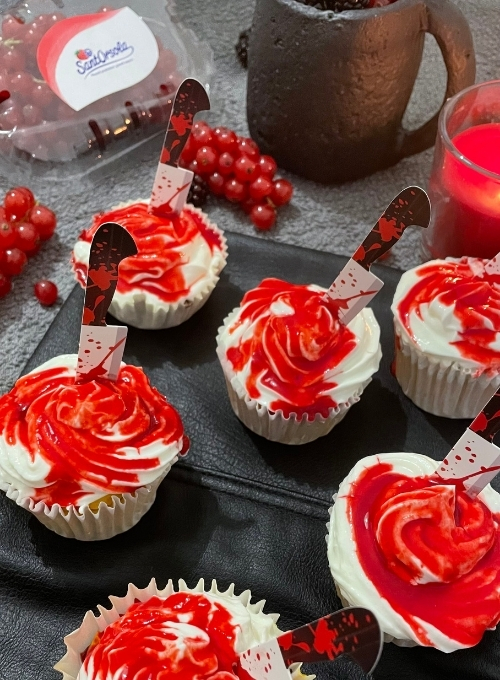 Bloody-Muffin-Halloween-Dolcetti-Halloween-frutti-di-bosco-salsa-lampone-Sant'Orsola-Cheyenne-Napolitano-Ricette-fit-che-sembrano-fat