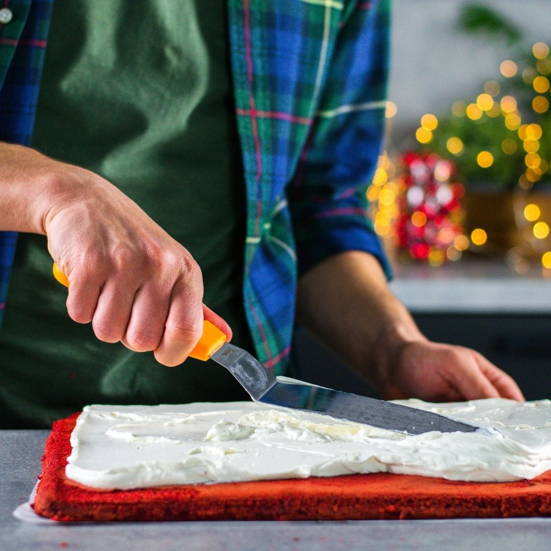 Rotolo-red-velvet-frutti-di-bosco-ricetta-LuCake-Sant'Orsola-ricette-natalizie-natale