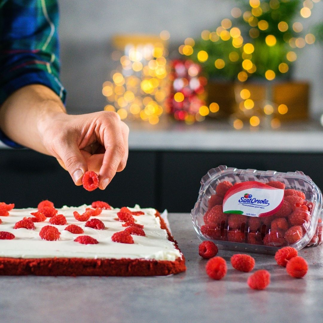 Rotolo-red-velvet-frutti-di-bosco-ricetta-LuCake-Sant'Orsola-ricette-natalizie-natale