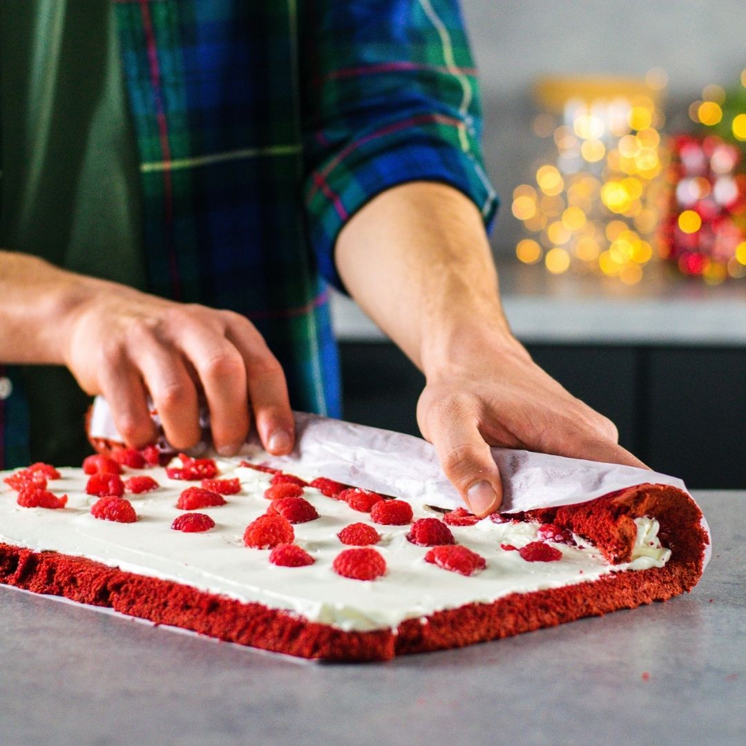 Rotolo-red-velvet-frutti-di-bosco-ricetta-LuCake-Sant'Orsola-ricette-natalizie-natale