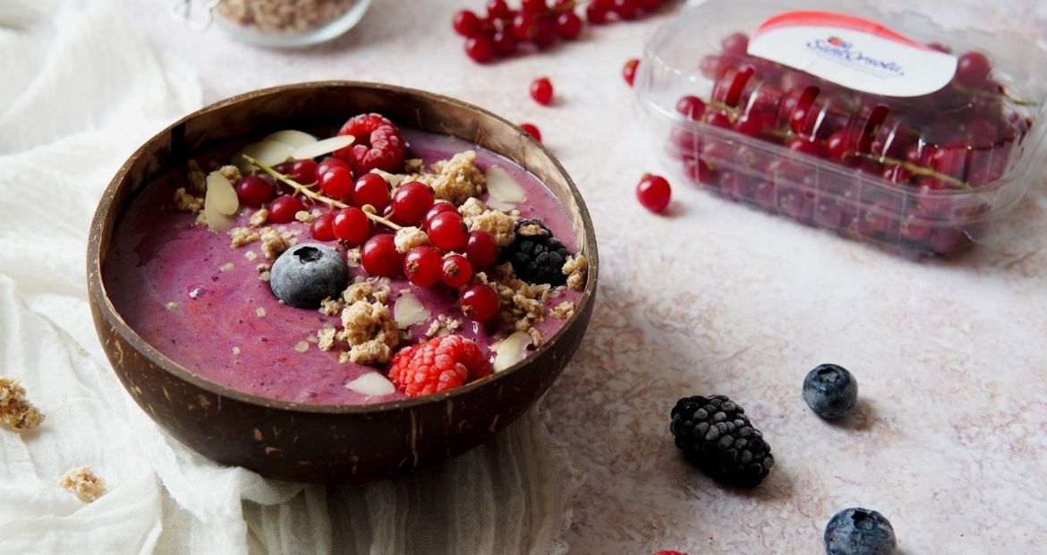 Smoothie-bowl-frutti-di-bosco-Sant'Orsola-ricetta-veloce